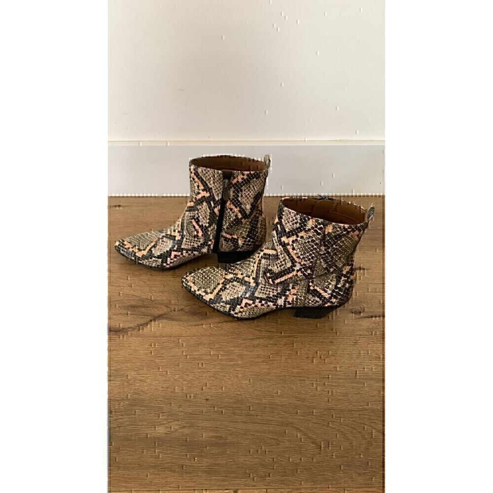 Sam Edelman Garth Booties - Picture 2 of 3